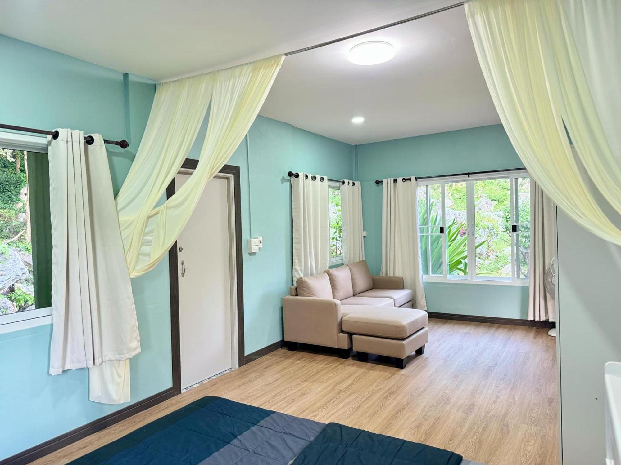 นพรัตน์การ์เด้นฮิลล์ Hotell Uthai Thani Eksteriør bilde